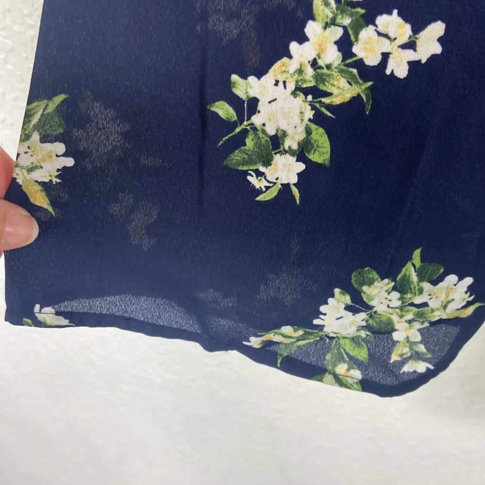 Cupcakes and Cashmere Bell Sleeve Floral Romper - Picture 8 of 10